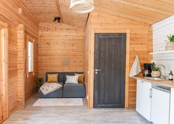 By The Sea 营地 汉科